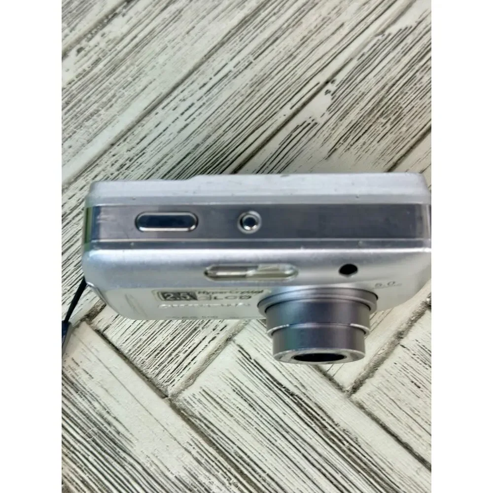 Vtg Olympus Stylus 500 All Weather 5MP Digital Camera w/Battery & Charger Tested - Picture 3 of 9